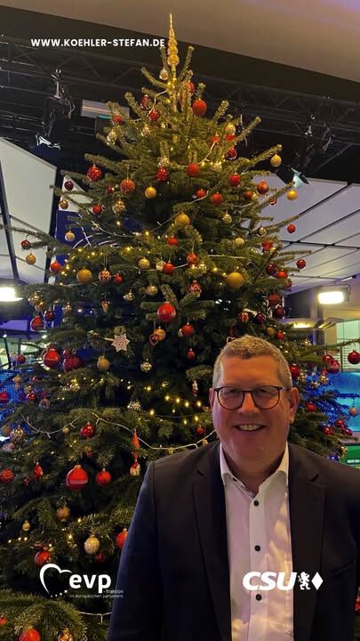🕯️🕯️🕯️In diesen besonderen Tagen wird mir erneut bewusst, wie wichtig Zusammenhalt, Verlässlichkeit und unser Einsatz für ein starkes Europa sind 🤝 Ob in #Unterfranken, in Bayern, in Brüssel oder Straßburg: Die Adventszeit verbindet uns alle. Euch allen einen schönen dritten Advent! 🙏
.
.
.
#brüssel #straßburg #3advent #heimat #politik #pause #europeanparliament #besinnlichkeit #weihnachtszeit #community #2025 #stefankoehler #brüssel #berlin #bayern #weihnachtsbaum