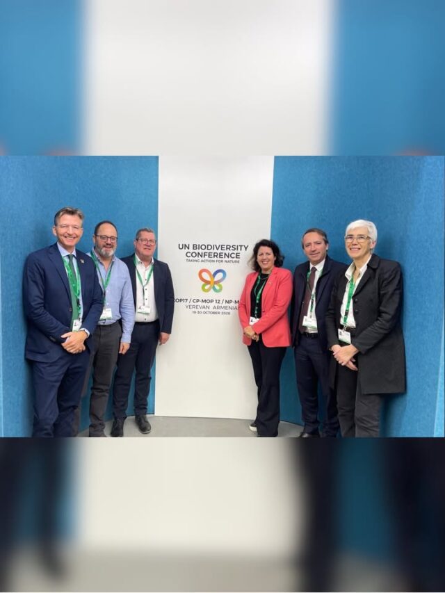 Mein erster Tag auf der COP17 in Jerewan, Armenien! 🌍🇦🇲

Bei der 17. UN-Biodiversitätskonferenz geht es um eine zentrale Frage: Wie können wir die Artenvielfalt weltweit besser schützen und die vereinbarten Ziele bis 2030 umsetzen?

Gemeinsam mit der Delegation des Europäischen Parlaments standen gestern zahlreiche Gespräche auf dem Programm. Unter anderem mit Mher Margaryan, dem Sondergesandten der armenischen COP17-Präsidentschaft, und Dr. Berchmans Hatungimana, dem Leiter der burundischen Umweltbehörde. Im Mittelpunkt standen die internationale Zusammenarbeit, die Finanzierung des Naturschutzes und die Umsetzung bestehender Vereinbarungen.

Am Abend war ich beim Empfang der deutschen Botschaft auf Einladung von Botschafterin Claudia Busch anlässlich des Besuchs von Bundesumweltminister Carsten Schneider. Deutschland und Armenien unterzeichneten zudem eine gemeinsame Absichtserklärung zur engeren Zusammenarbeit im Umwelt- und Klimaschutz.

Ein intensiver erster Tag mit vielen interessanten Gesprächen und Eindrücken! 🇪🇺🌱
