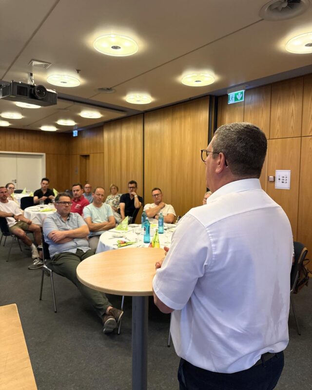 Austausch beim Lions Club Aschaffenburg-Schöntal im Lebenswerk Aschaffenburg zu den aktuellen Entwicklungen der EU-Agrarpolitik. Vielen Dank für die Einladung, den offenen Dialog und die interessierten Fragen. Der direkte Austausch ist und bleibt die Grundlage für gute Politik 🌾🇪🇺